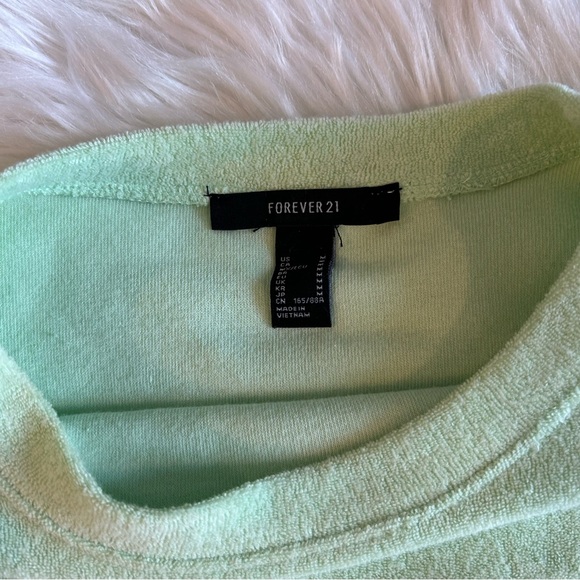 Crop Green Athletic Top - Picture 4 of 4